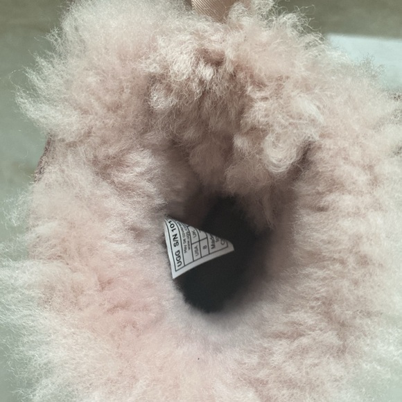 Ugg boots with bow little girl size 25 - Picture 5 of 5